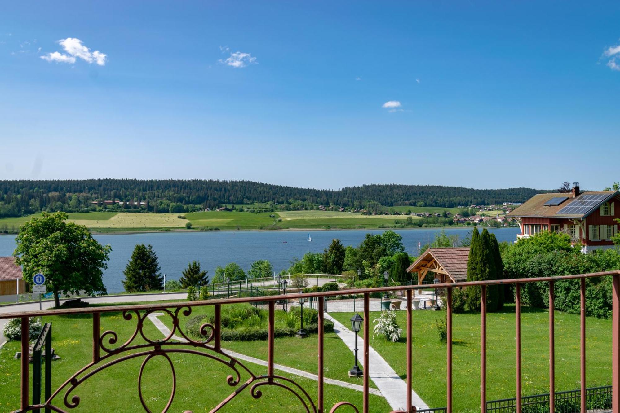 Hotel-Restaurant Le Lac Malbuisson Exterior foto